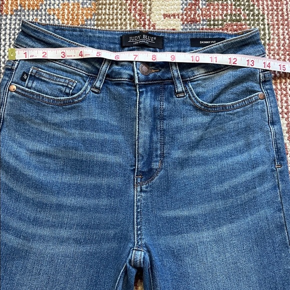 Judy Blue Light Wash Skinny Fit Jean Size 3/26 - Picture 3 of 11